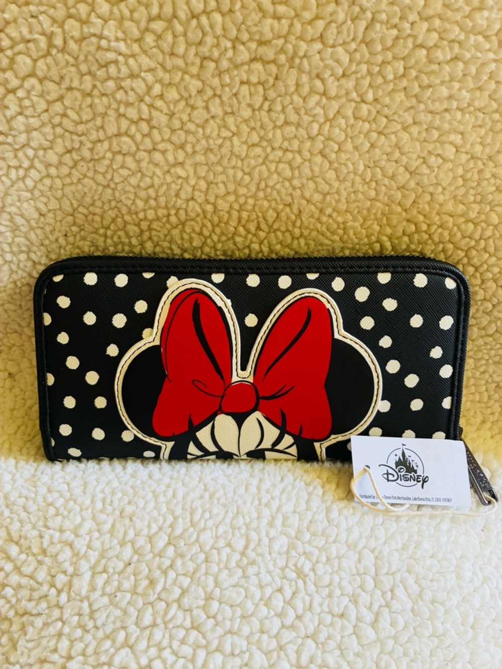 NWT! Disney Loungefly Minnie Mouse with Red Bow Polka Dot Zip Around Wallet